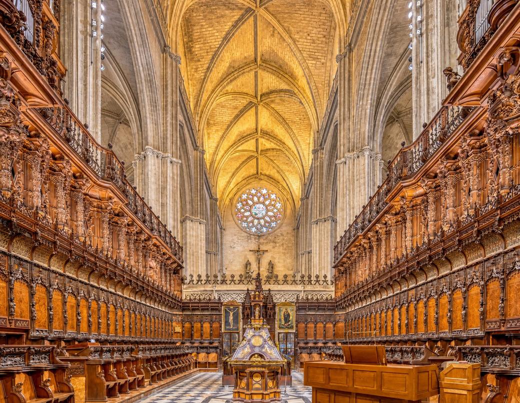 Sillería del coro y bóvedas de la Catedral de Sevilla