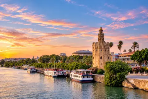 La Torre del Oro e il Guadalquivir al tramonto